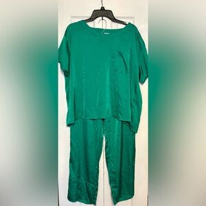 Women's Emerald Green Satin Pajama Set - Relaxed Short Sleeve Top & Pants